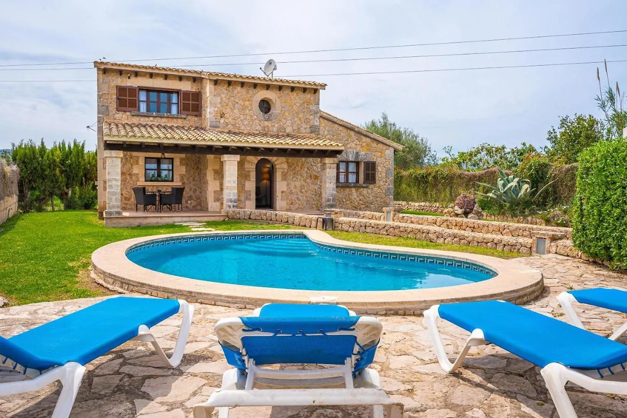 Villa Pau location